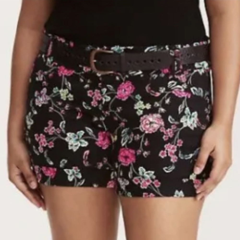 Torrid Floral Cuffed Shorts Stretch Sateen Slack Style Retro Cottagecore size 26